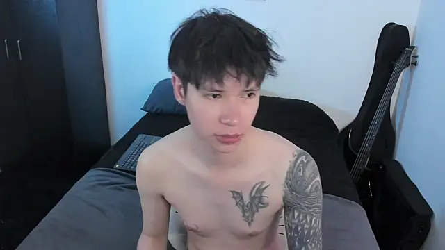 Aventure Twinks online show from 06.18.26
