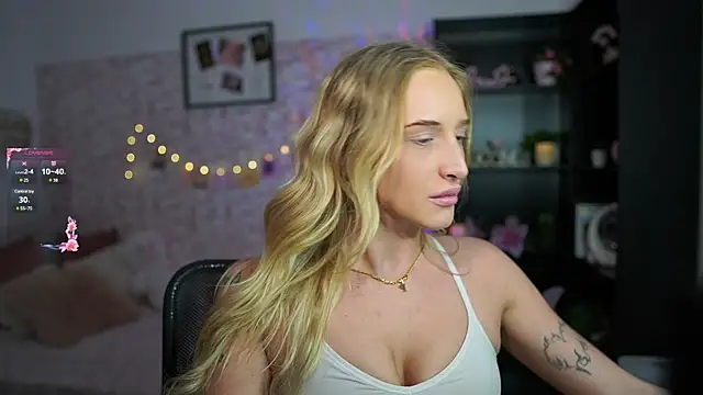 Nicolette  Shea  online show from 02.18.25