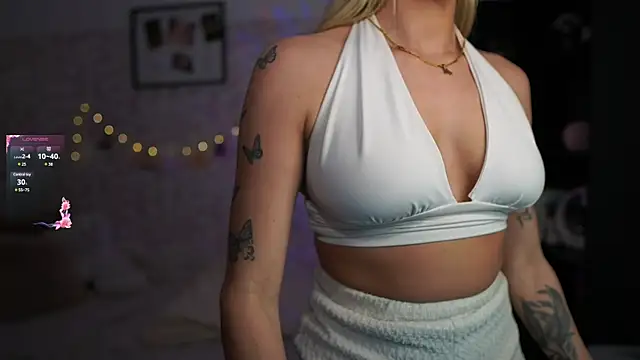 Nicolette  Shea  online show from 03.06.25