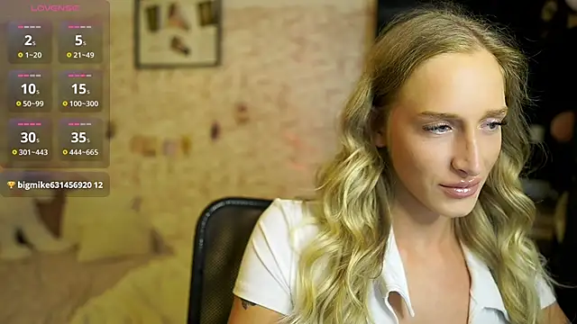 Nicolette  Shea  online show from 10.27.25