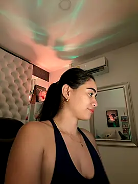 Snapshot of ZarahEvans chatting on 10.15.25 ZarahEvans online show from 10.15.25