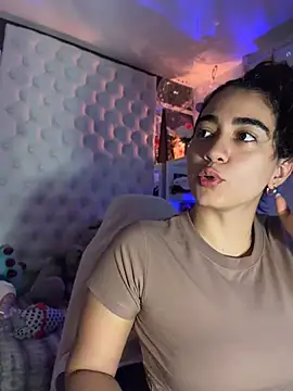 Snapshot of ZarahEvans chatting on 05.08.26 ZarahEvans online show from 05.08.26