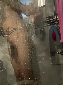 Snapshot of RoodoggXL chatting on 12.20.24 RoodoggXL online show from 12.20.24