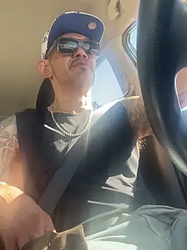 Snapshot of RoodoggXL chatting on 02.02.25 RoodoggXL online show from 02.02.25