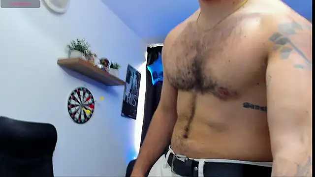 Snapshot of AndrewDiaz chatting on 12.30.24 AndrewDiaz online show from 12.30.24