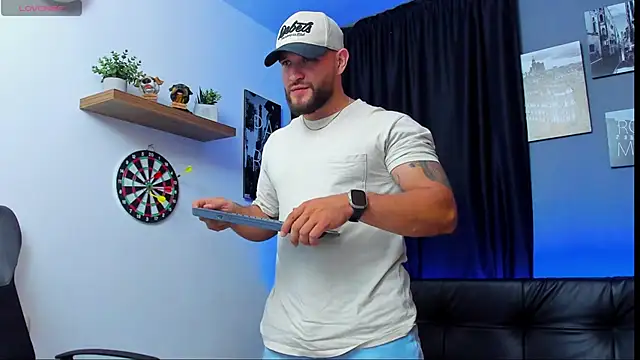 Snapshot of AndrewDiaz chatting on 02.06.25 AndrewDiaz online show from 02.06.25