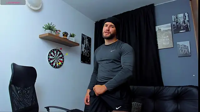 Snapshot of AndrewDiaz chatting on 02.18.25 AndrewDiaz online show from 02.18.25