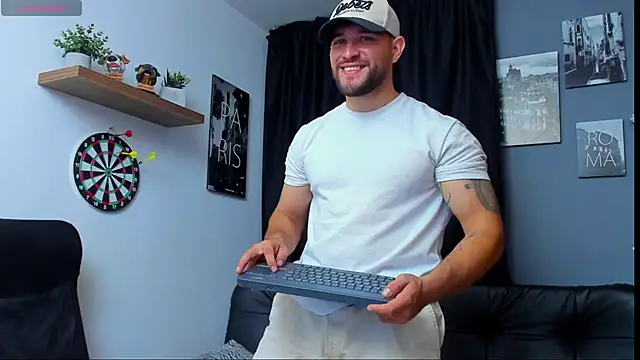 Snapshot of AndrewDiaz chatting on 03.01.25 AndrewDiaz online show from 03.01.25