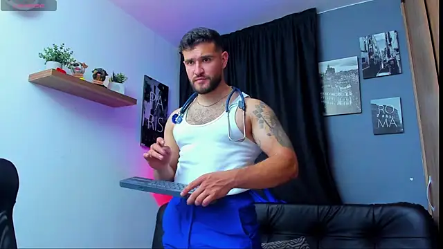 Snapshot of AndrewDiaz chatting on 03.07.25 AndrewDiaz online show from 03.07.25