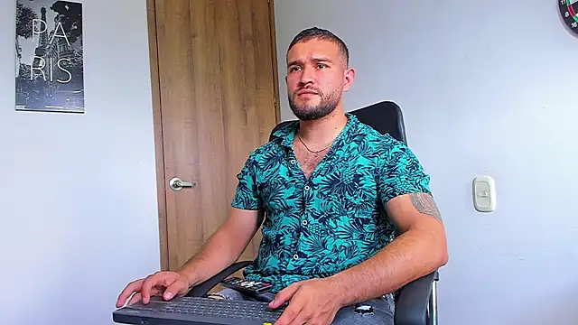 Snapshot of AndrewDiaz chatting on 09.14.25 AndrewDiaz online show from 09.14.25