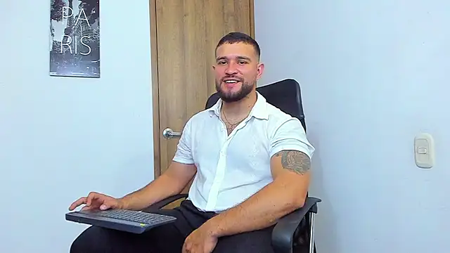 Snapshot of AndrewDiaz chatting on 09.25.25 AndrewDiaz online show from 09.25.25