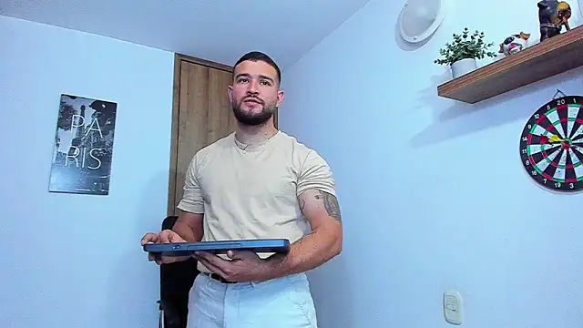 Snapshot of AndrewDiaz chatting on 09.27.25 AndrewDiaz online show from 09.27.25