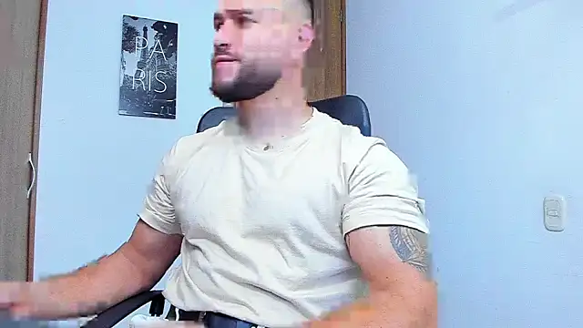 Snapshot of AndrewDiaz chatting on 10.04.25 AndrewDiaz online show from 10.04.25