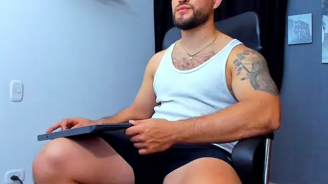 Snapshot of AndrewDiaz chatting on 11.05.25 AndrewDiaz online show from 11.05.25