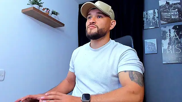 Snapshot of AndrewDiaz chatting on 11.16.25 AndrewDiaz online show from 11.16.25