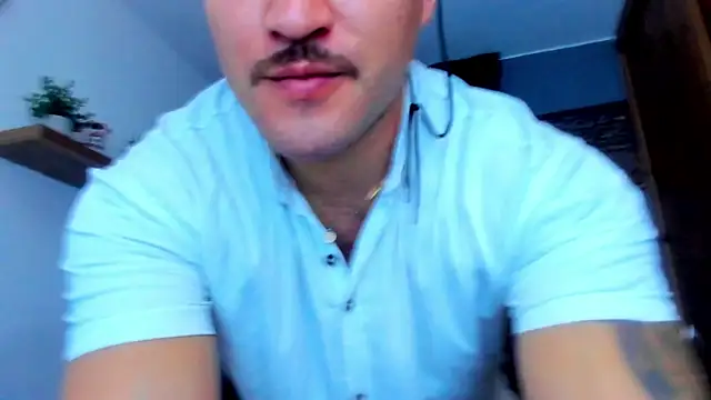 Snapshot of AndrewDiaz chatting on 05.27.26 AndrewDiaz online show from 05.27.26