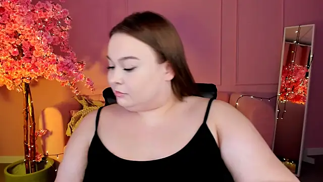 Snapshot of KimberlyMaran chatting on 12.28.24 KimberlyMaran online show from 12.28.24