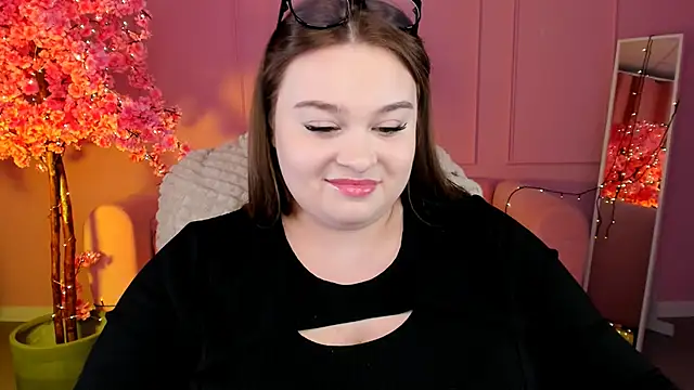 Snapshot of KimberlyMaran chatting on 12.28.24 KimberlyMaran online show from 12.28.24