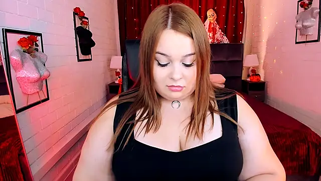 Snapshot of KimberlyMaran chatting on 10.31.25 KimberlyMaran online show from 10.31.25