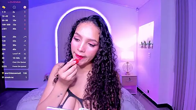 Snapshot of anahi_curlie1 chatting on 12.22.24 anahi curlie1 online show from 12.22.24