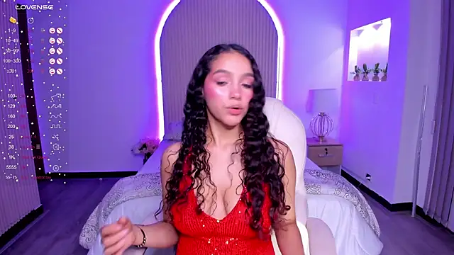 Snapshot of anahi_curlie1 chatting on 01.15.25 anahi curlie1 online show from 01.15.25