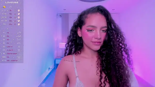 Snapshot of anahi_curlie1 chatting on 02.11.25 anahi curlie1 online show from 02.11.25