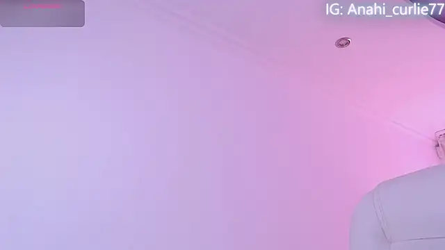Snapshot of anahi_curlie1 chatting on 03.15.25 anahi curlie1 online show from 03.15.25
