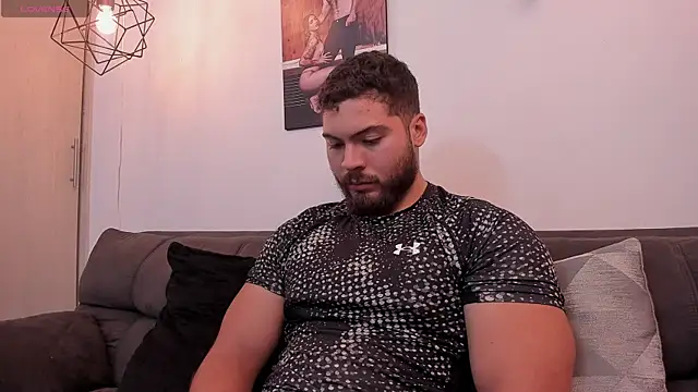 Snapshot of SebastianVilla_ chatting on 09.12.25 SebastianVilla online show from 09.12.25