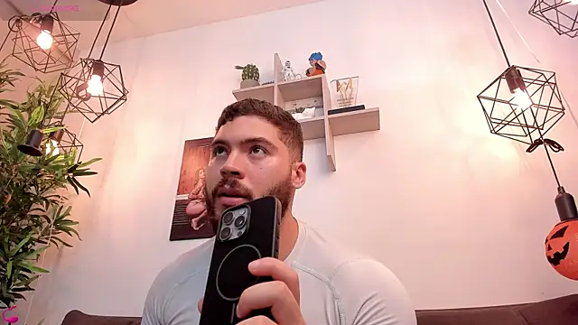 Snapshot of SebastianVilla_ chatting on 10.24.25 SebastianVilla online show from 10.24.25