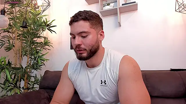 Snapshot of SebastianVilla_ chatting on 11.11.25 SebastianVilla online show from 11.11.25