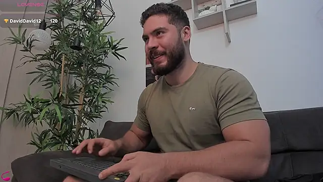 Snapshot of SebastianVilla_ chatting on 11.16.25 SebastianVilla online show from 11.16.25