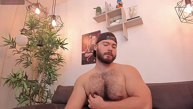 Snapshot of SebastianVilla_ chatting on 11.23.25 SebastianVilla online show from 11.23.25