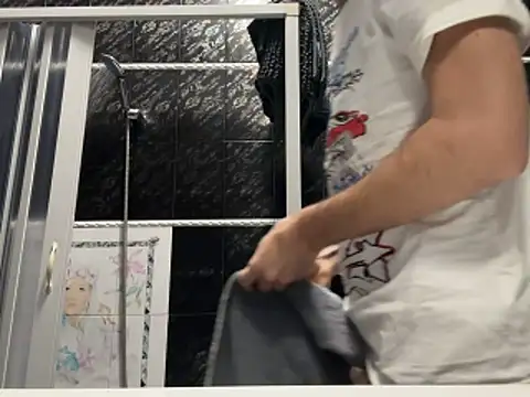 Snapshot of Drogon1000 chatting on 12.13.25 Drogon1000 online show from 12.13.25