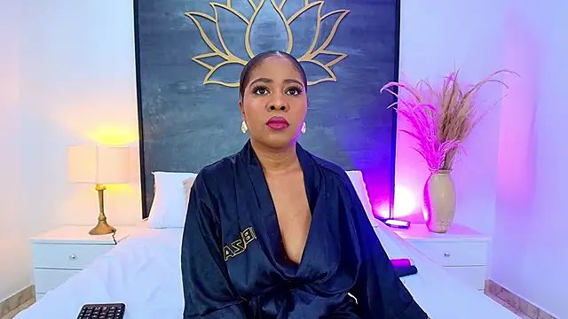 AlisonTravis online show from 04.17.26