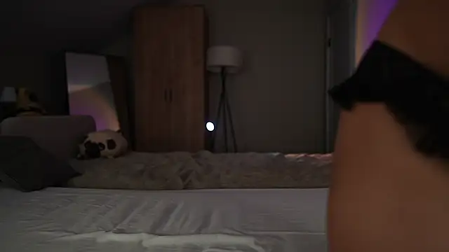 Snapshot of VikkiLustfull chatting on 10.25.25 VikkiLustfull online show from 10.25.25