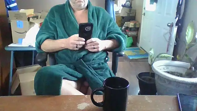 Snapshot of Daremeknot chatting on 01.18.25 Daremeknot online show from 01.18.25