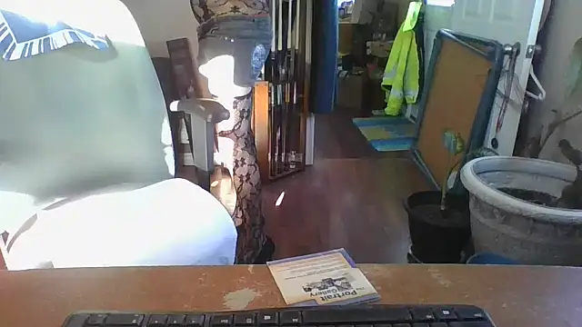 Snapshot of Daremeknot chatting on 02.01.25 Daremeknot online show from 02.01.25