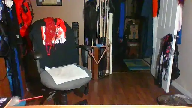 Snapshot of Daremeknot chatting on 09.24.25 Daremeknot online show from 09.24.25