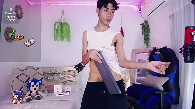 huge armound online show from 04.10.26