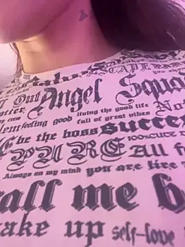 Snapshot of AllieEvans chatting on 12.28.24 AllieEvans online show from 12.28.24