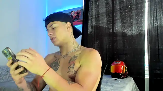 Dominic Biker   online show from 01.17.25