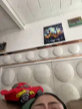 Snapshot of lucianaroy chatting on 12.21.24 lucianaroy online show from 12.21.24