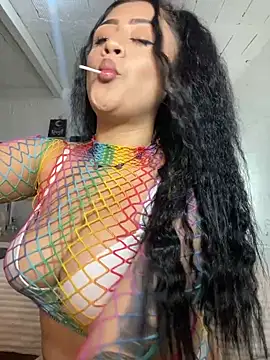 Snapshot of lucianaroy chatting on 01.09.25 lucianaroy online show from 01.09.25