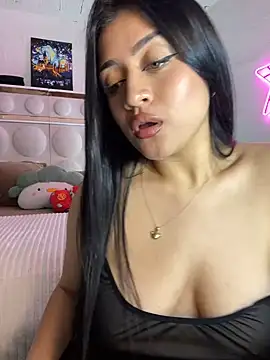 Snapshot of lucianaroy chatting on 01.16.25 lucianaroy online show from 01.16.25