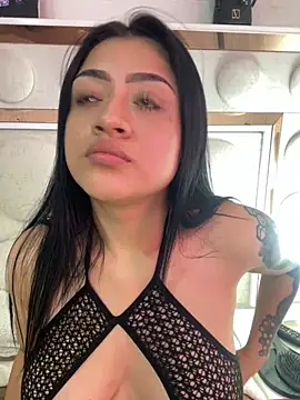 Snapshot of lucianaroy chatting on 01.18.25 lucianaroy online show from 01.18.25