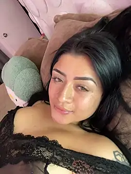 Snapshot of lucianaroy chatting on 01.20.25 lucianaroy online show from 01.20.25