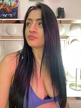 Snapshot of lucianaroy chatting on 01.30.25 lucianaroy online show from 01.30.25