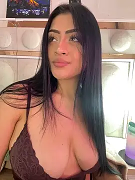 Snapshot of lucianaroy chatting on 02.17.25 lucianaroy online show from 02.17.25