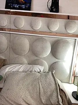 Snapshot of lucianaroy chatting on 02.20.25 lucianaroy online show from 02.20.25