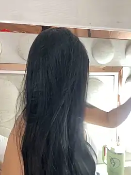 Snapshot of lucianaroy chatting on 03.17.25 lucianaroy online show from 03.17.25